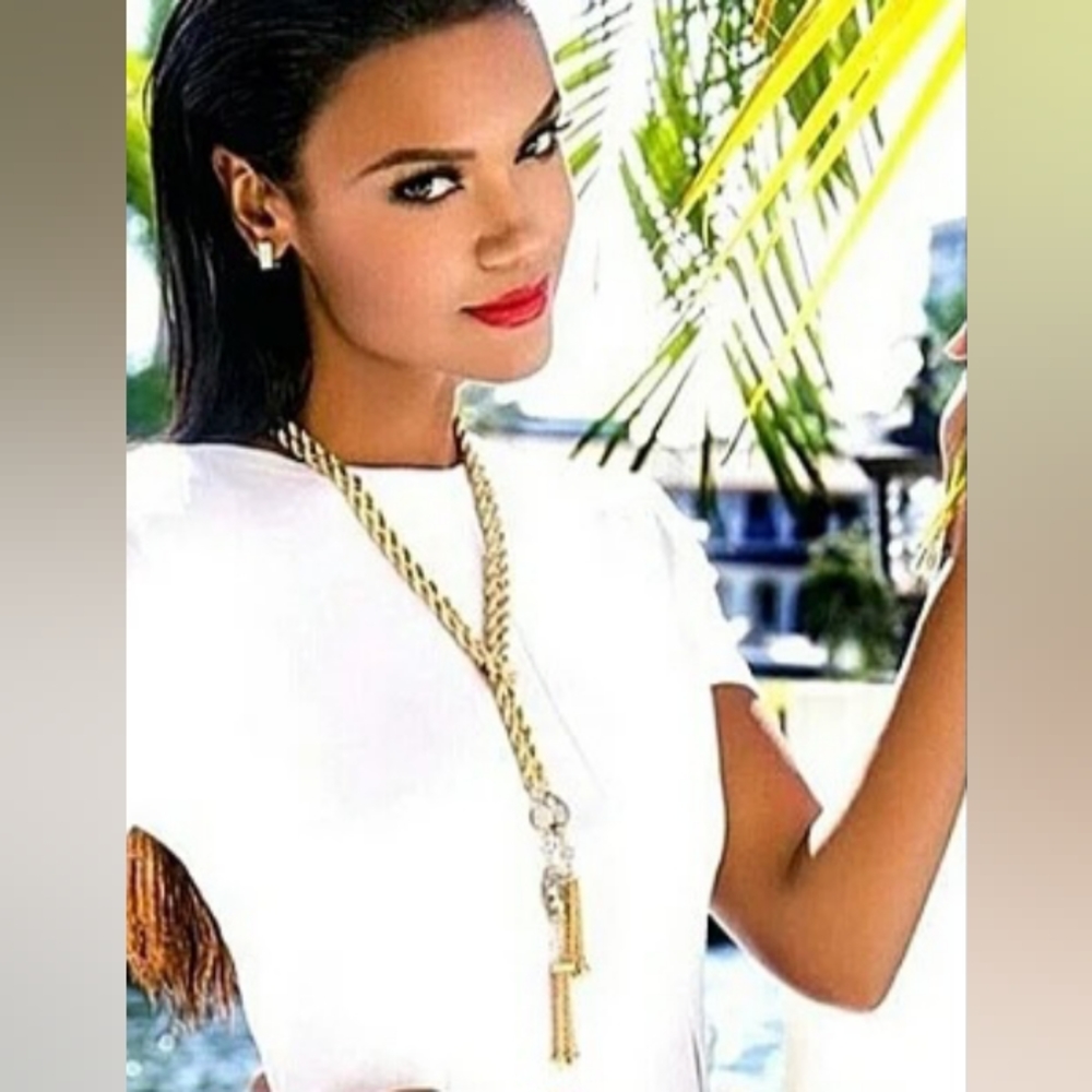 Just Hanging Necklace